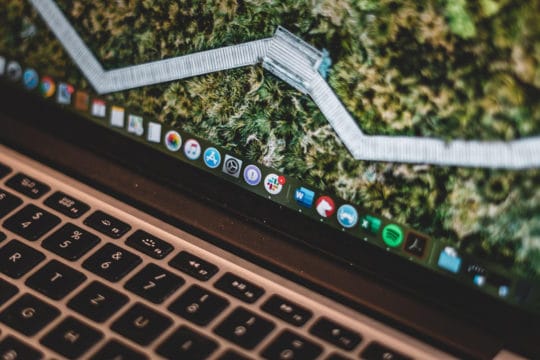 apple-macbook-laptop-app-software-work