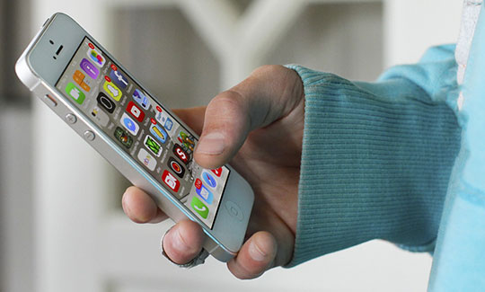Iphone-4s-Technology-Mobile-App-Device-Screen