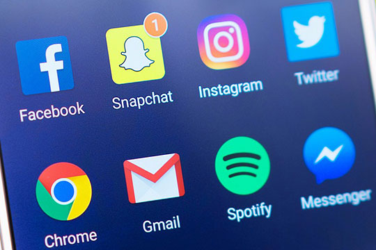 snapchat-social-media-mobile-app-icon-phone