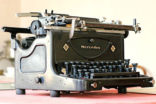 mercedes-type-writer-antiques-print-letter-keyboard