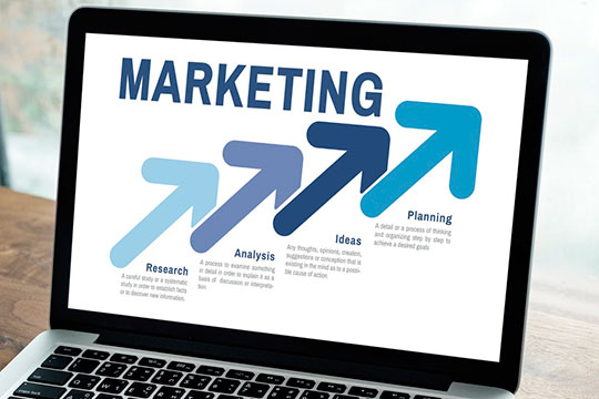 analysis-laptop-digital-marketing