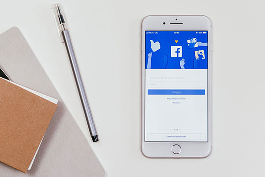 facebook-social-media-smartphone-mobile-marketing