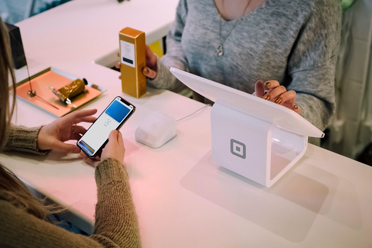 Fintech-Square-Apple-Payment-Purchase-POS