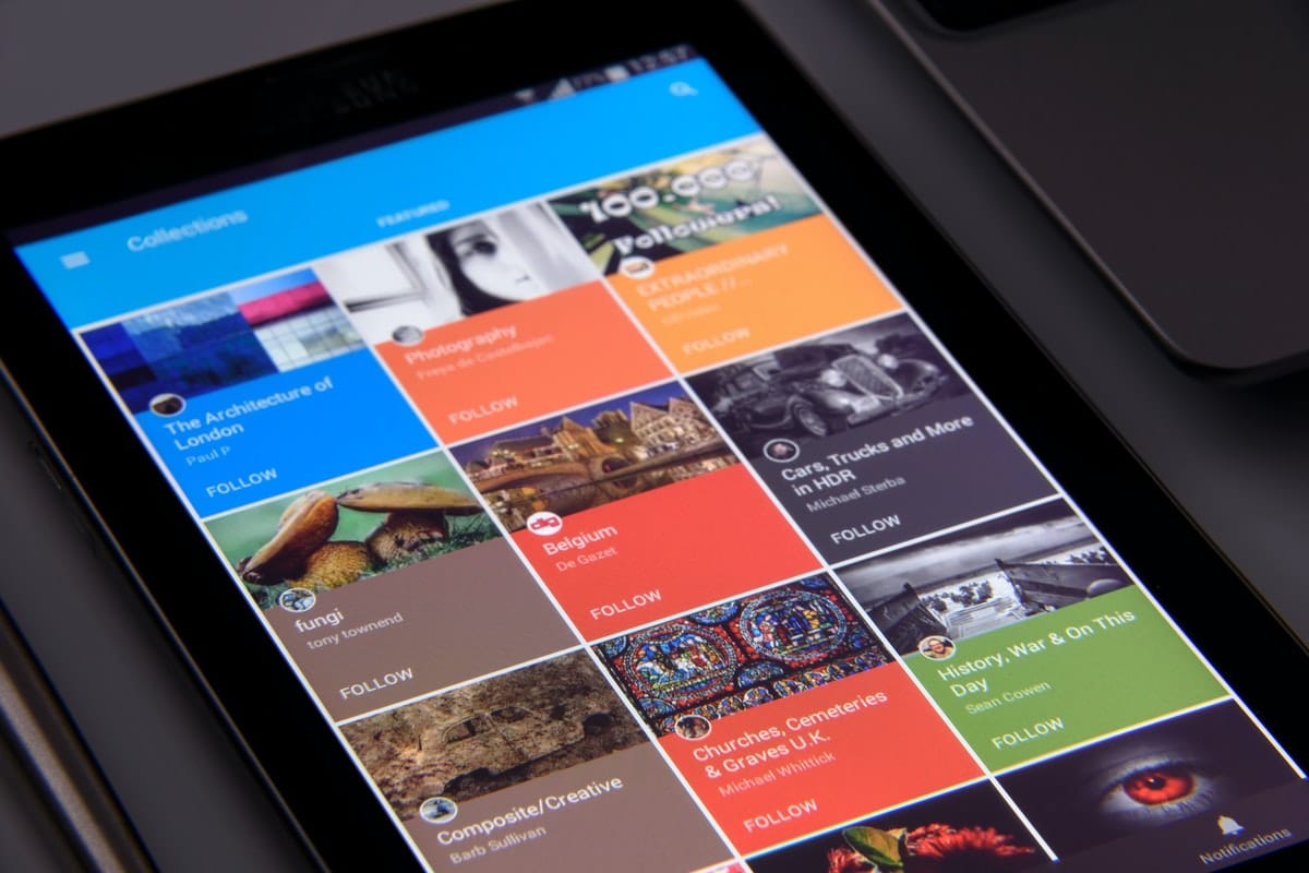 mobile-app-business-media-news-smartphone-social-media-tablet