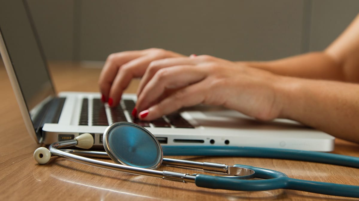 stethoscope-laptop-computer-technology-healthcare-doctor-medical