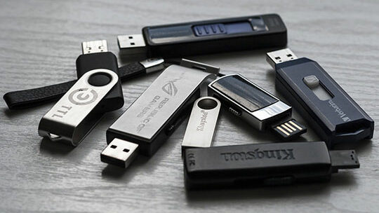 Top 10 Bestselling USB Flash Drives / Pen Drives
