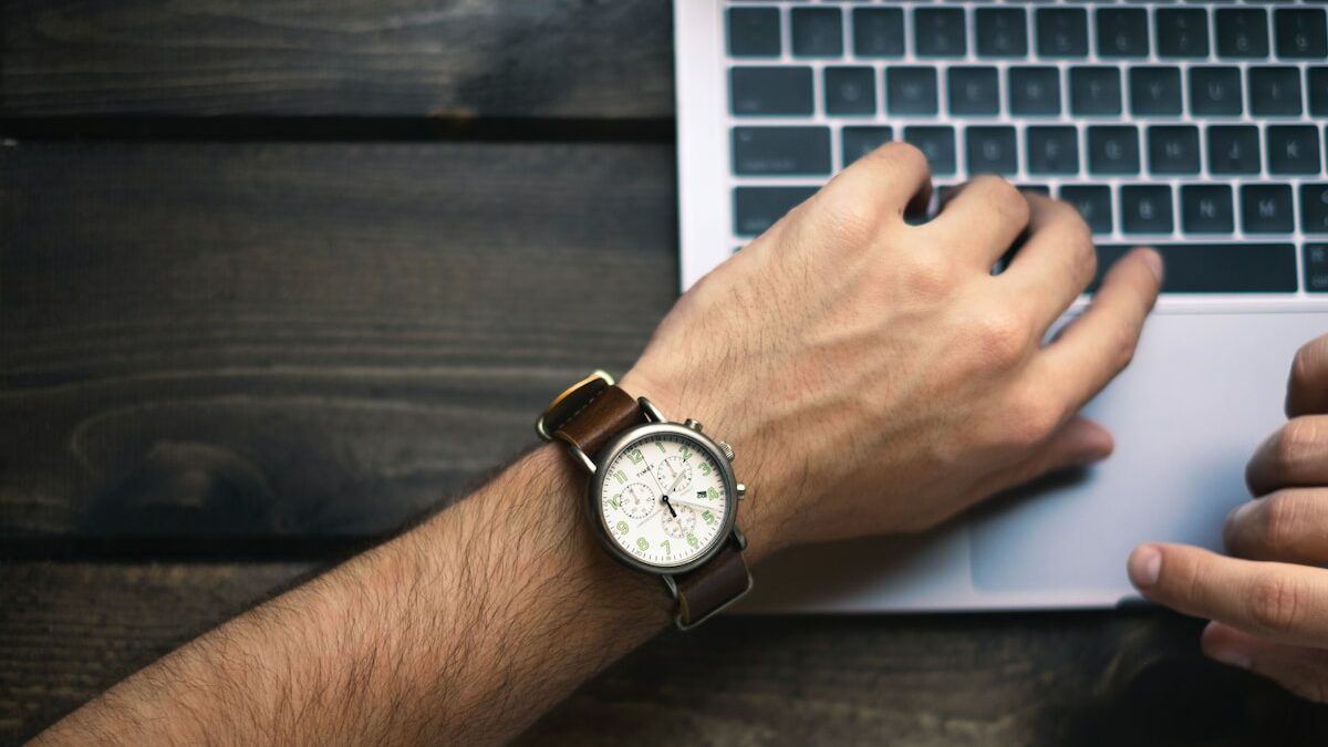 Time-Tracking-Management-Work-Writer-Business-Wristwatch